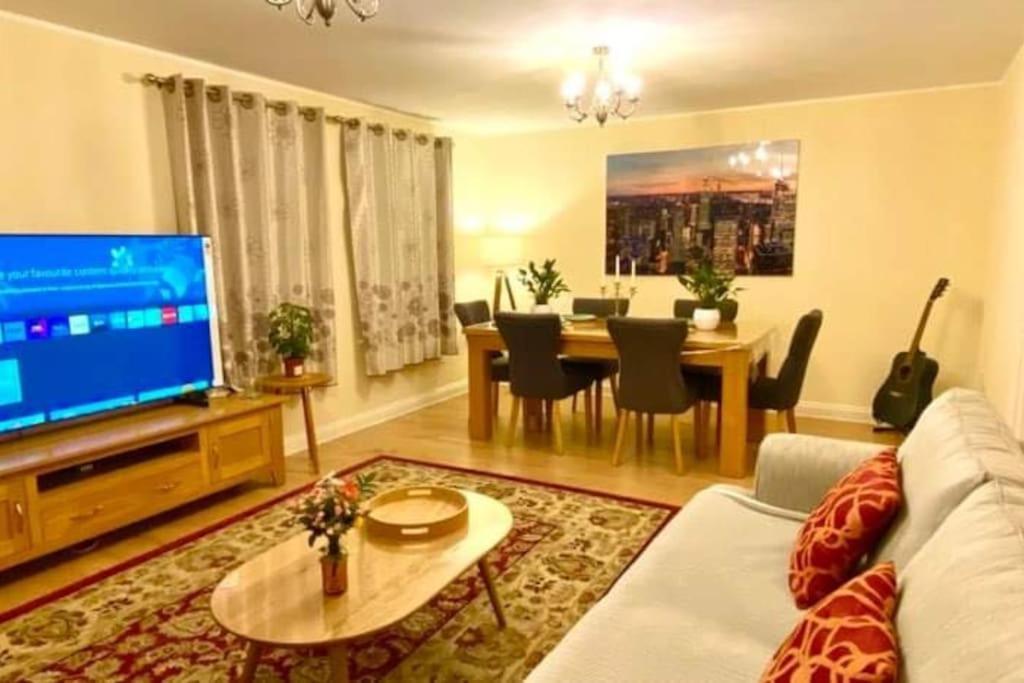2 Bedroom Flat In Ardwick * Mánchester